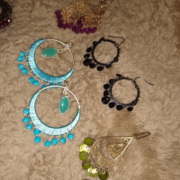 Colorful earring bundle - Picture 4 of 6